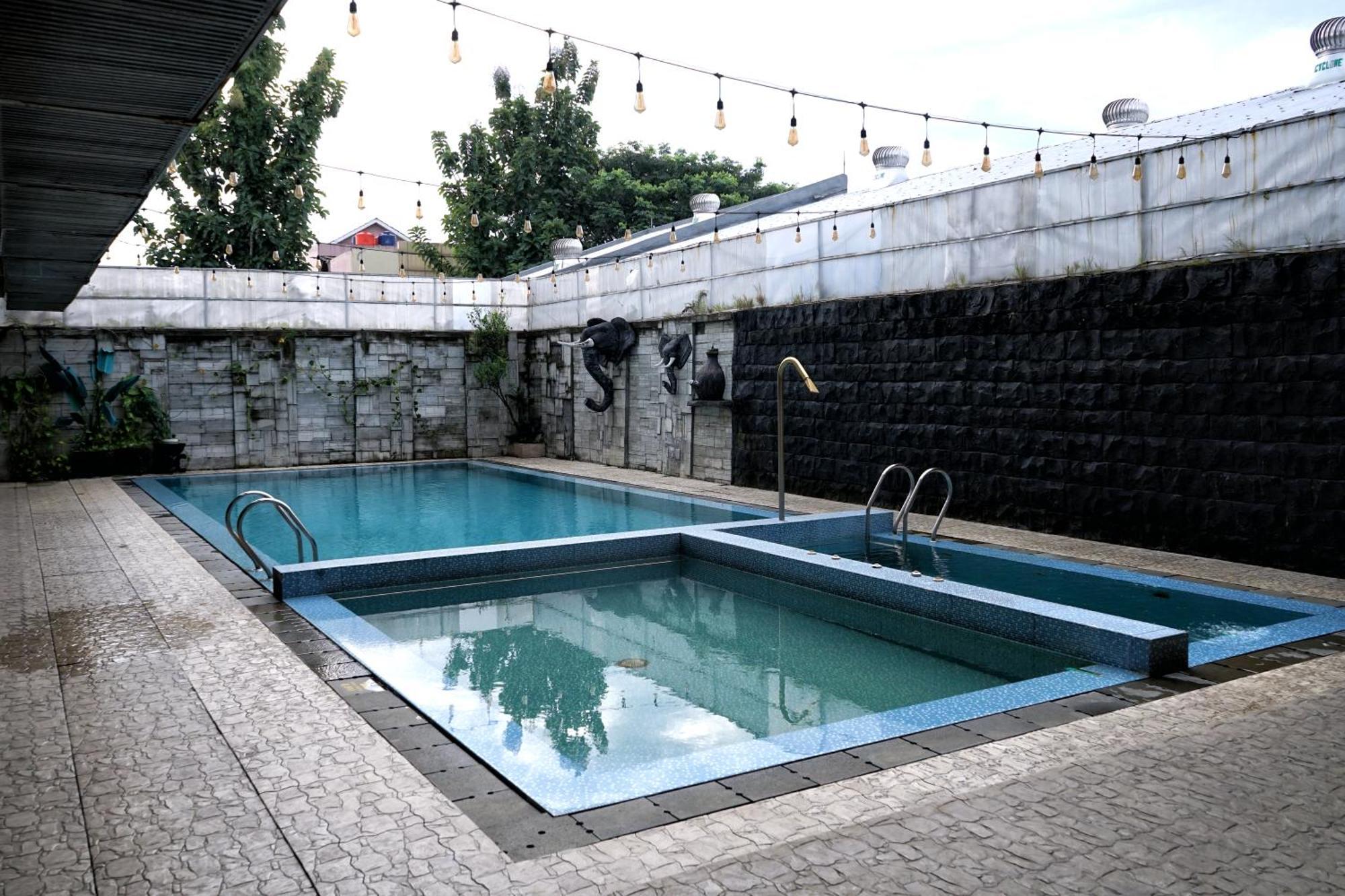 Grand Permata Hijau Hotel Sukabumi Extérieur photo